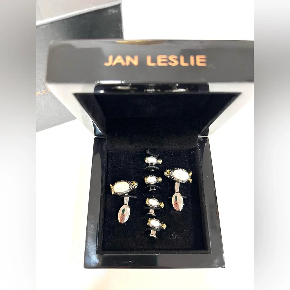 Jan Leslie details like